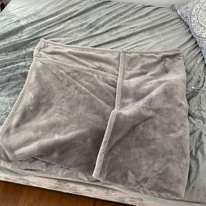 Black Forest Collection Fuzzy Gray Blanket